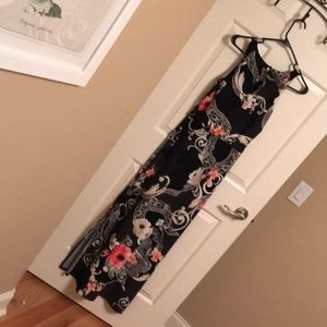 White House Black Market Maxi!